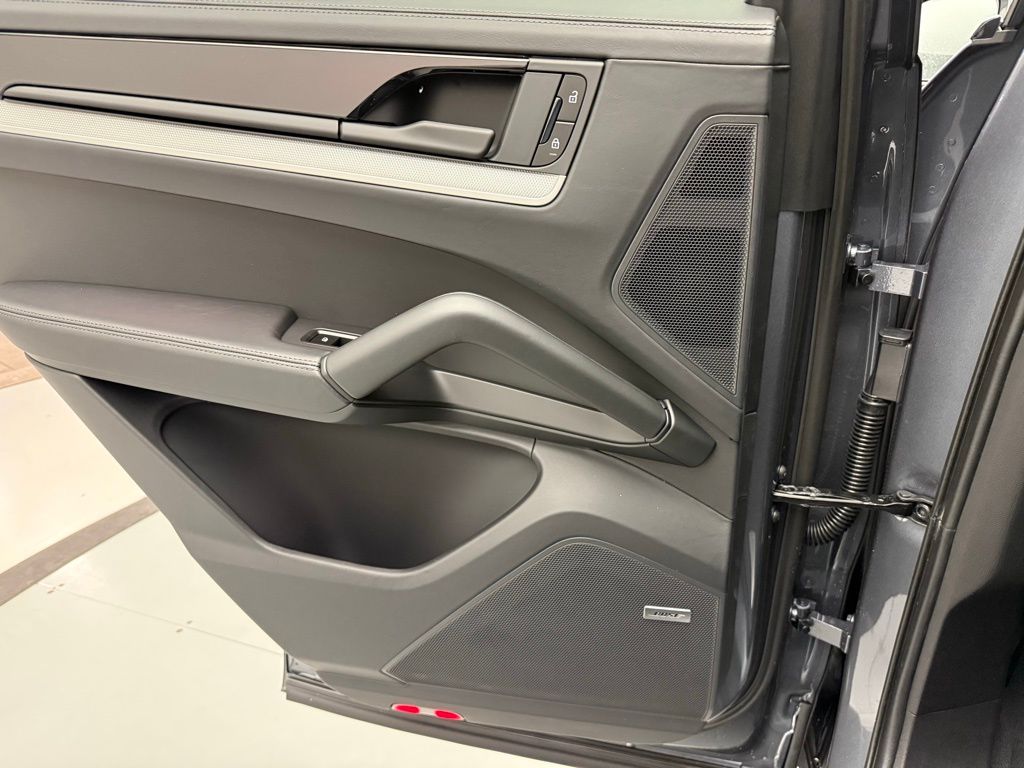 Thumbnail: 2026 Porsche  - 26