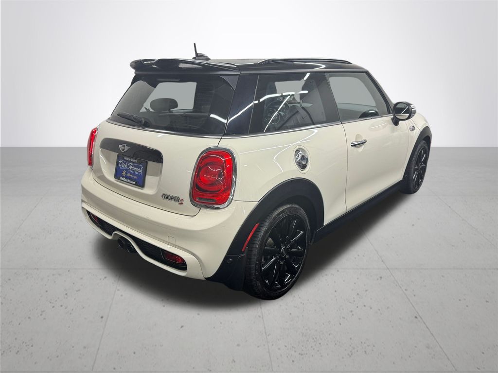 2017 MINI Cooper S Base