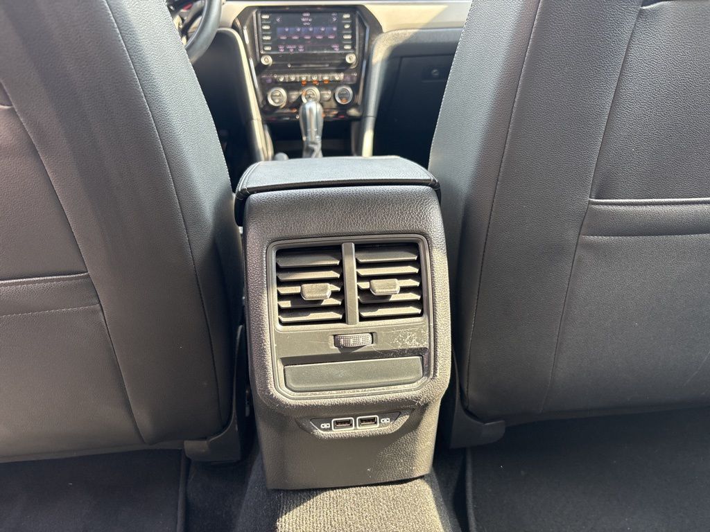 2020 Volkswagen Passat 2.0T SE photo