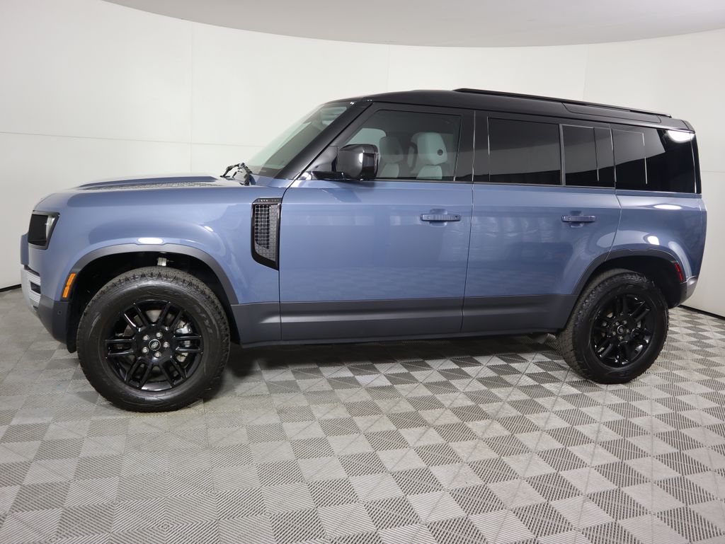 Thumbnail: 2025 Land Rover Defender - 8