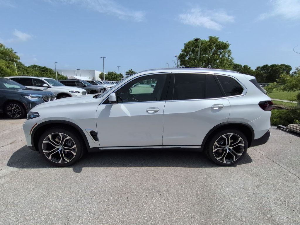 New 2026 White BMW xDrive40i image 7