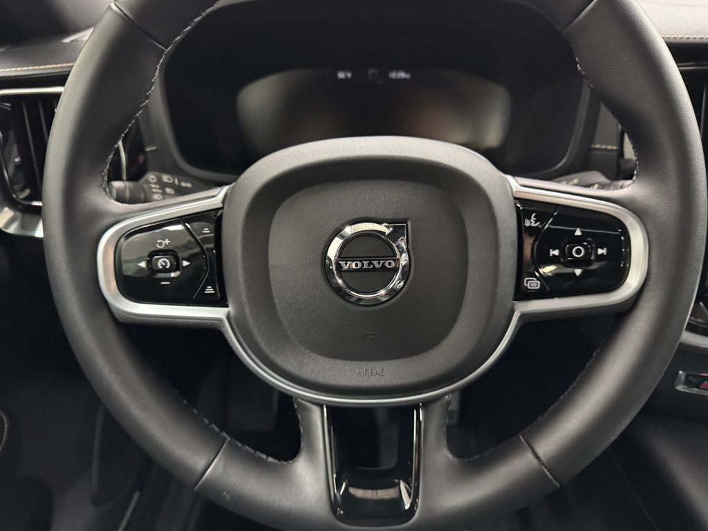 2022 Volvo S60 Recharge Plug-In Hybrid T8 R-Design