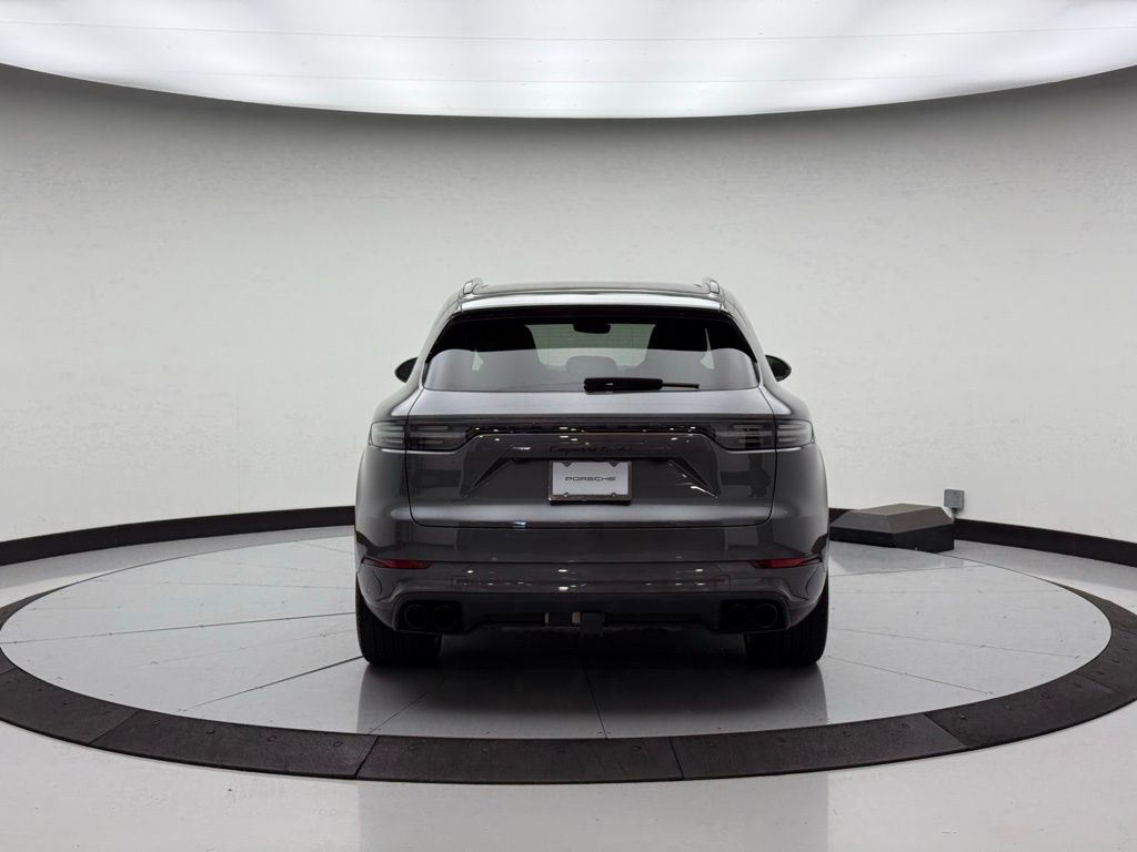 2021 Porsche Cayenne Turbo 7