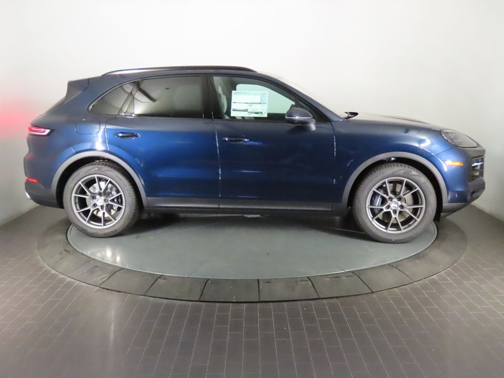 Thumbnail: 2026 Porsche Cayenne - 8