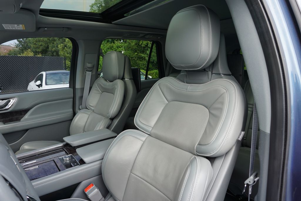 Thumbnail: 2019 Lincoln Navigator - 11