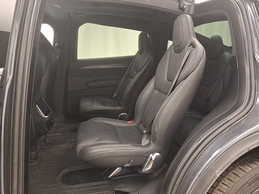 Thumbnail: 2022 Tesla Model X - 10