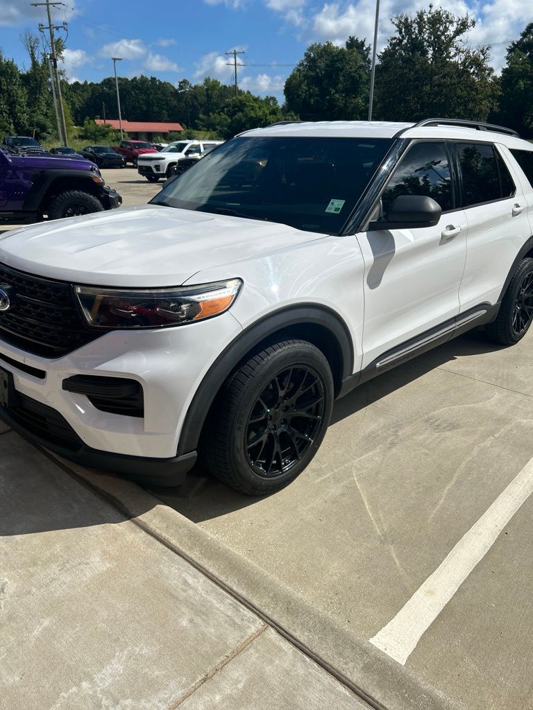 Oxford White 2020 Ford Explorer SUV / Crossover Rear-Wheel Drive Automatic