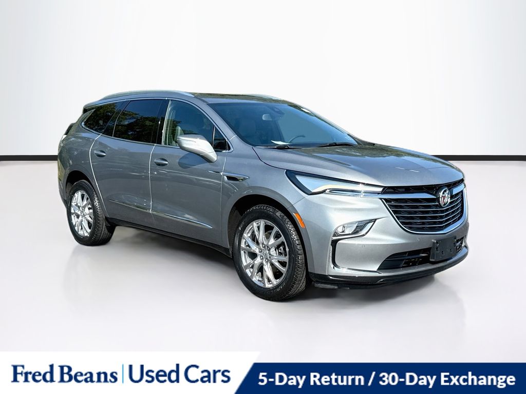  2023 Buick Enclave Essence AWD   