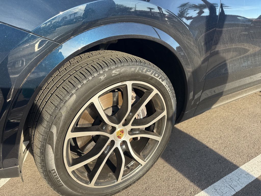Thumbnail: 2021 Porsche Cayenne - 6