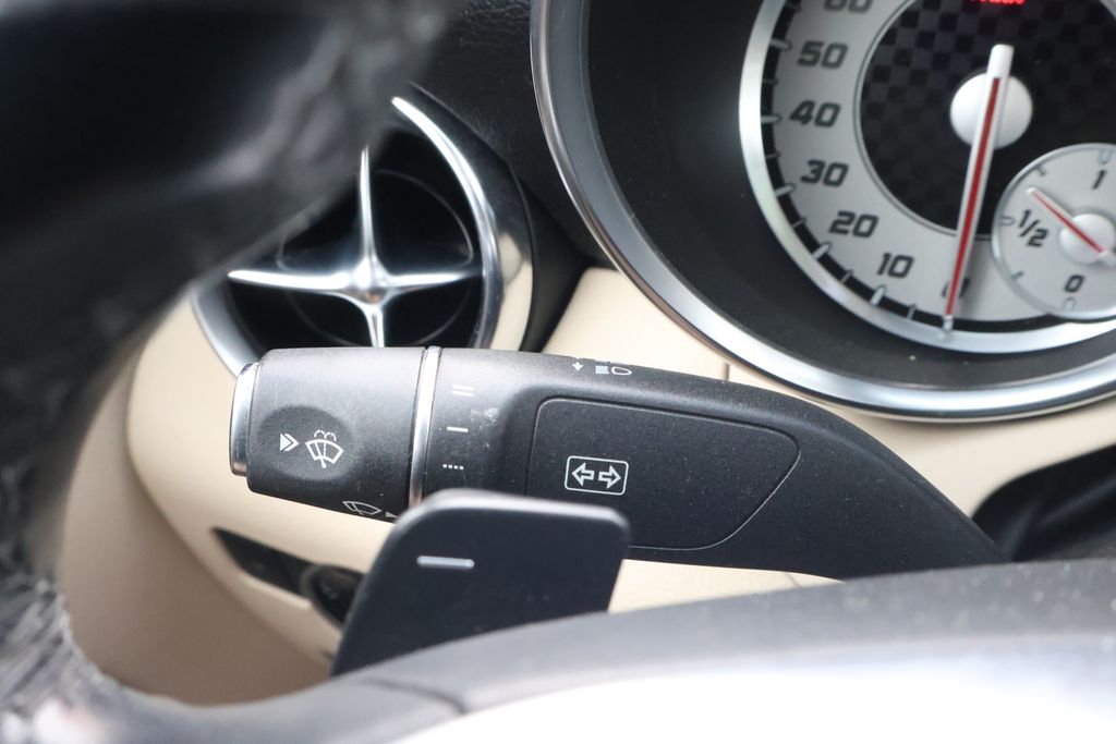 Thumbnail: 2016 Mercedes-Benz SLK - 22