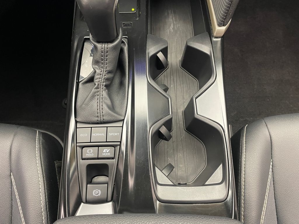 Thumbnail: 2025 Toyota Camry - 27