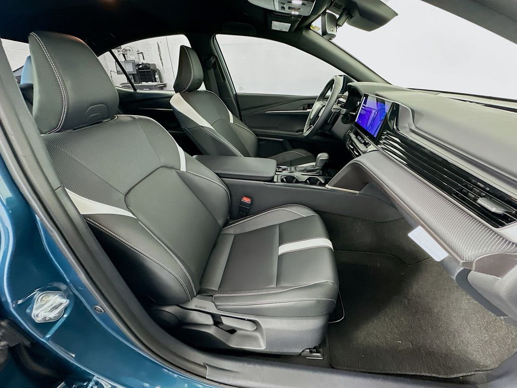 Thumbnail: 2025 Toyota Camry - 28