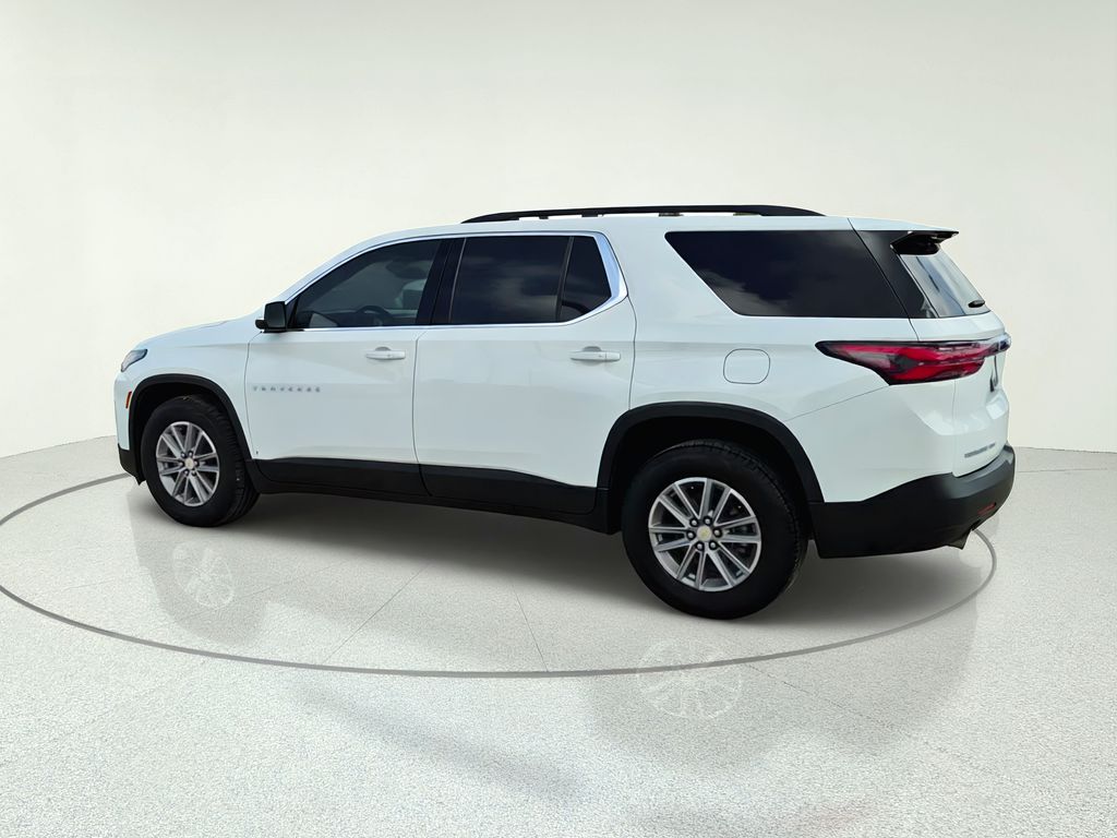 2023 Chevrolet Traverse LT - 3