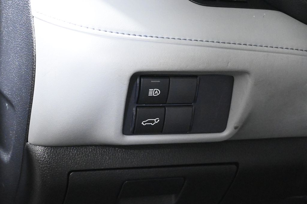 Thumbnail: 2021 Toyota Highlander - 28