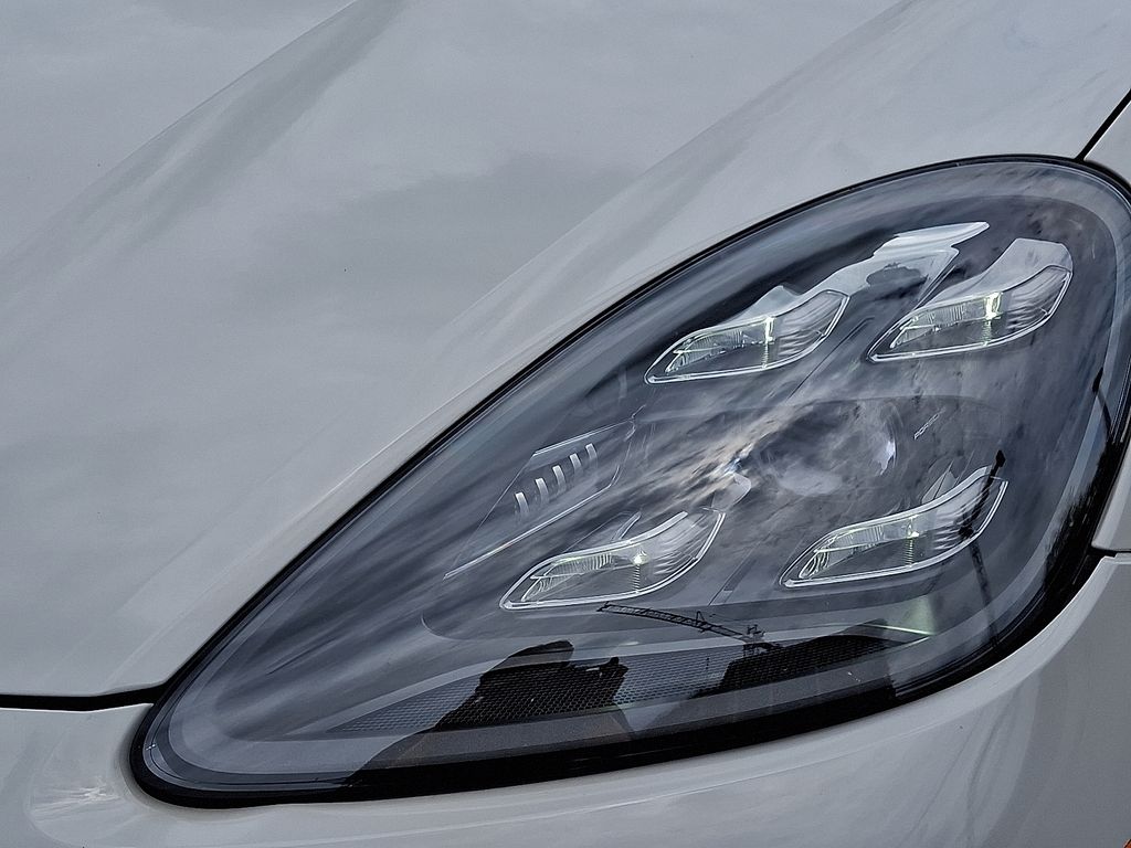 2021 Porsche Cayenne Turbo 11