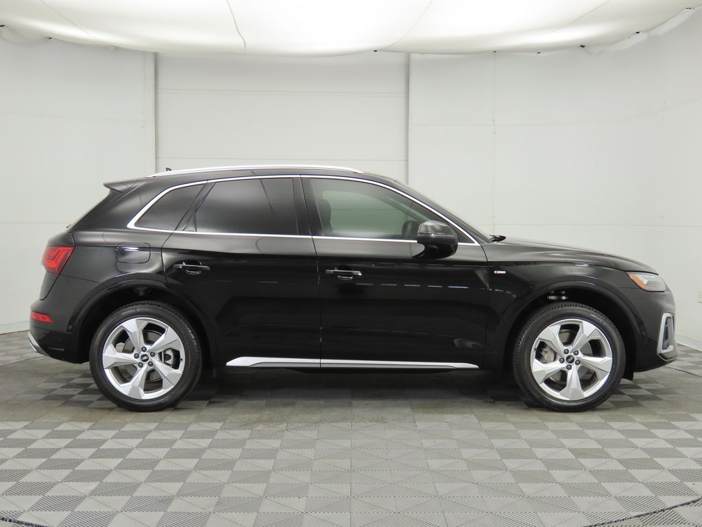 2022 Audi Q5 e Prestige 4