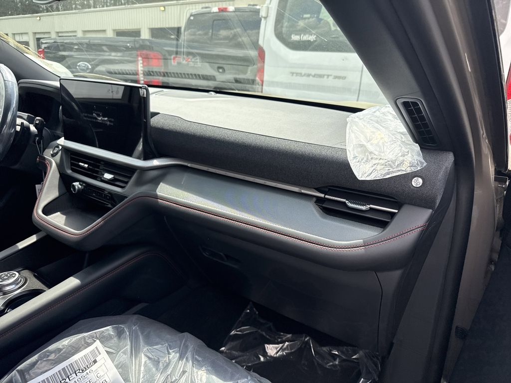 View vehicle photo 7