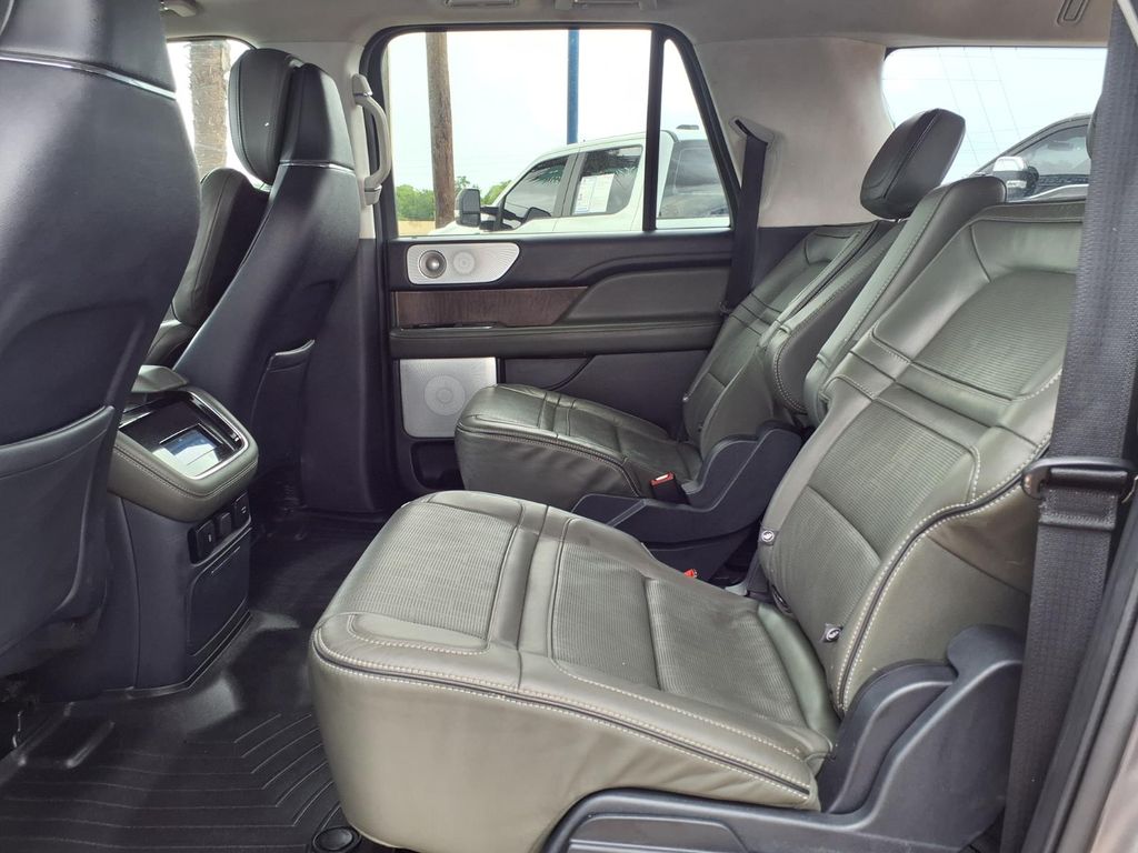 2024 Lincoln Navigator L Black Label Gray at Wharton Ford