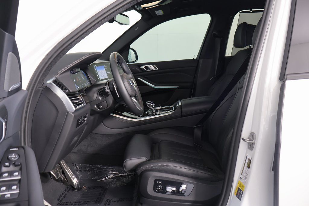 Thumbnail: 2023 BMW X5 - 10