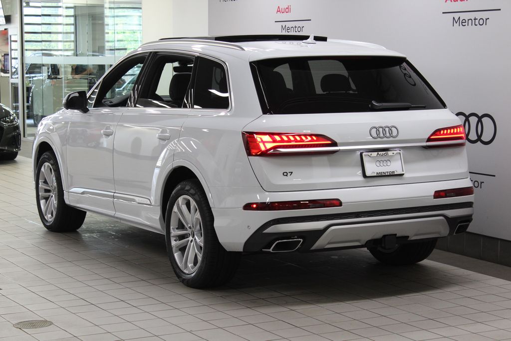 2025 Audi Q7 Premium 4