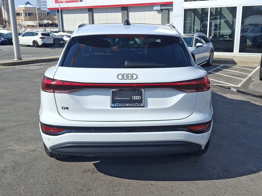 Thumbnail: 2025 Audi Q6 e-tron - 5