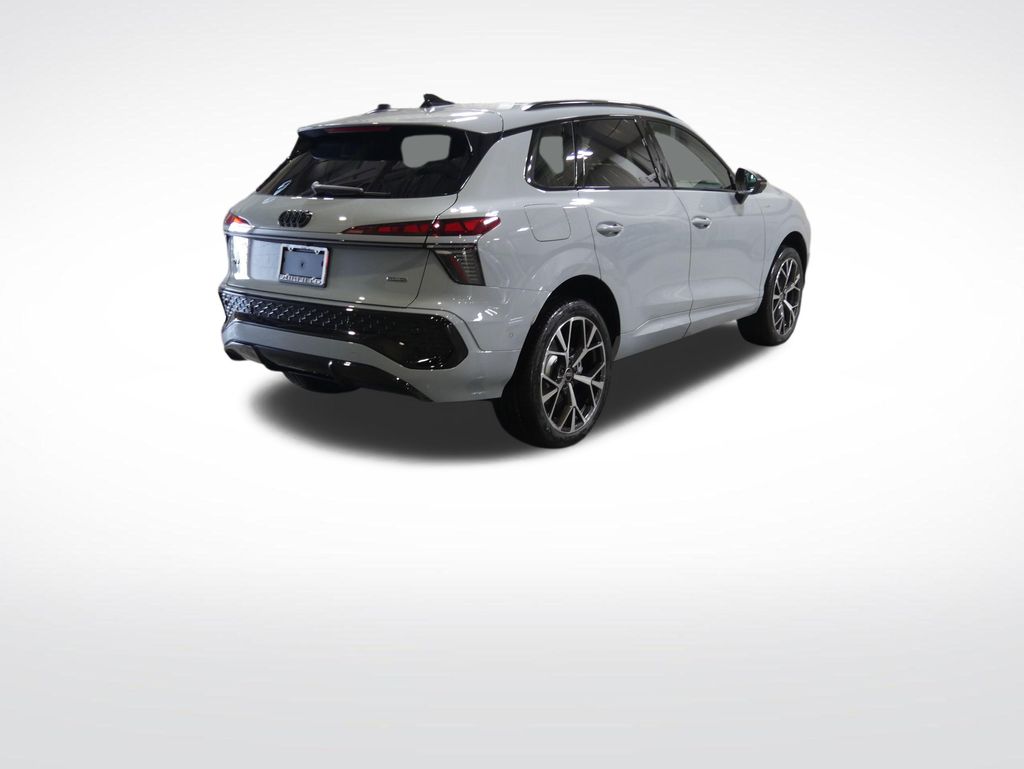 Thumbnail: 2026 Audi Q3 - 5