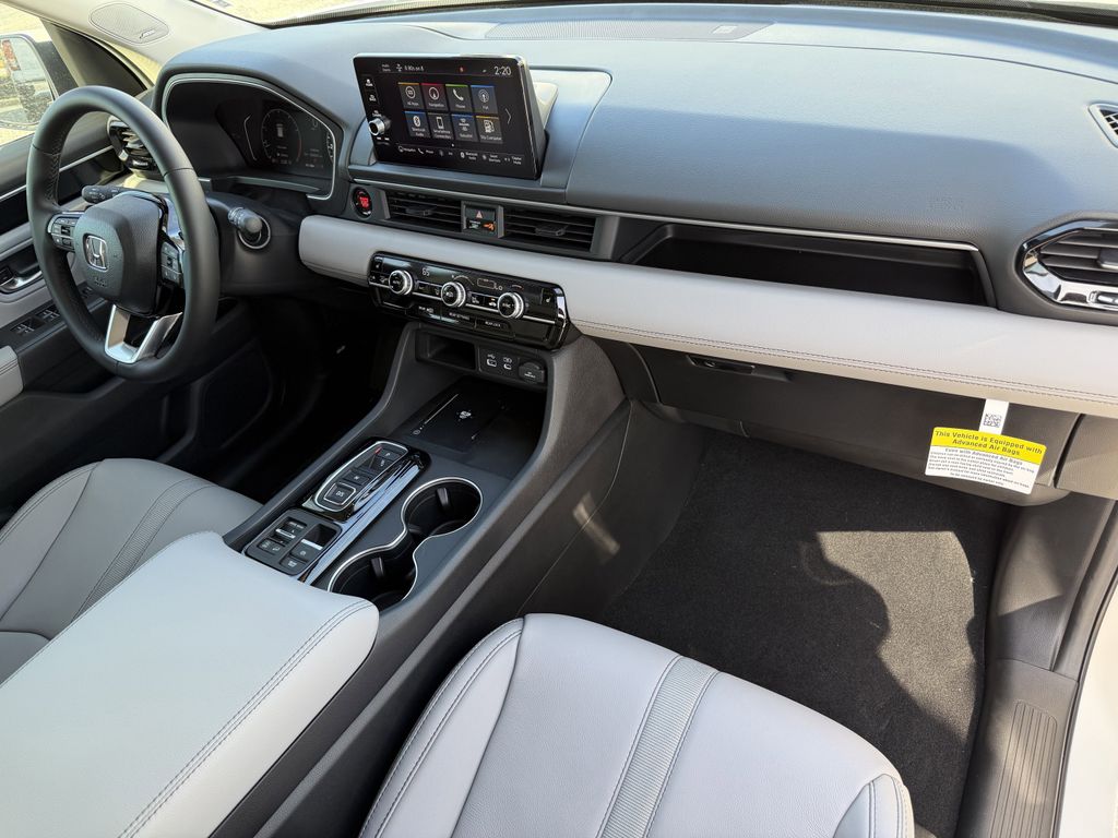 new 2025 Honda Pilot car, priced at $49,296
