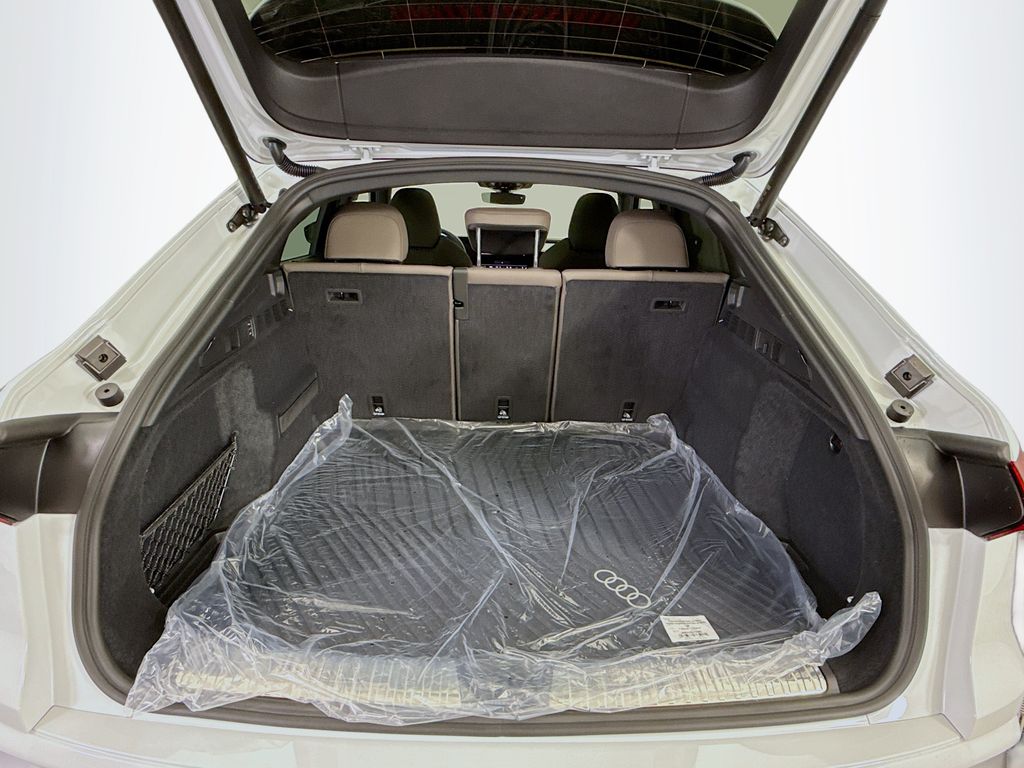 Thumbnail: 2025 Audi Q5 - 28