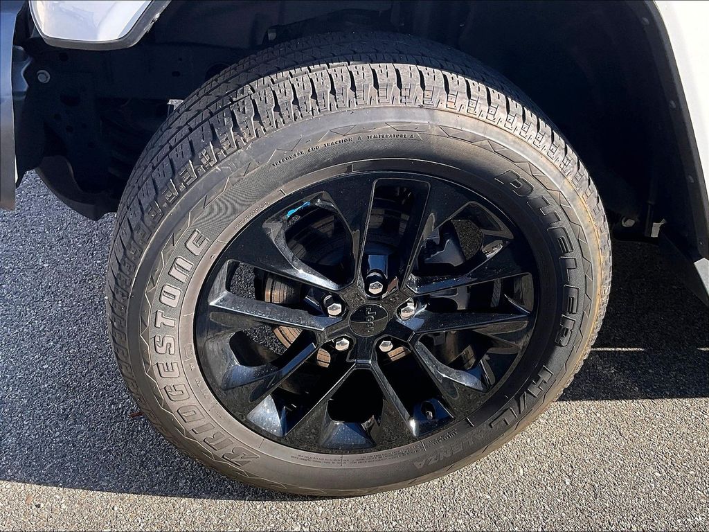 2023 Jeep Wrangler — photo 7