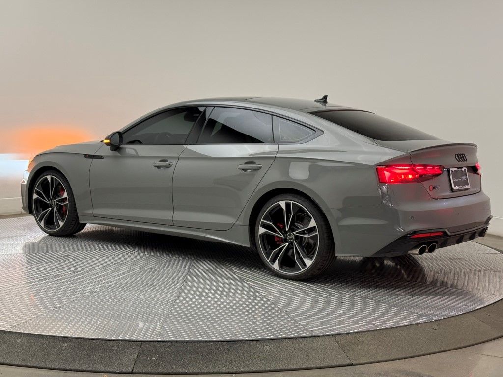Thumbnail: 2022 Audi S5 - 9