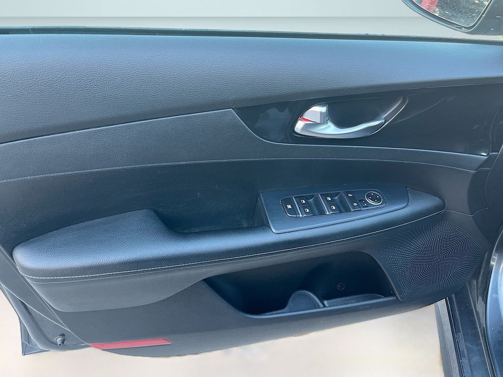 Used 2020 Gray Kia GT-Line image 17