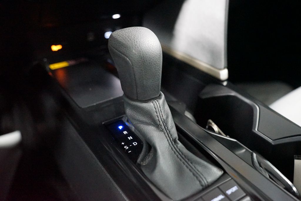 Thumbnail: 2025 Toyota Camry - 21