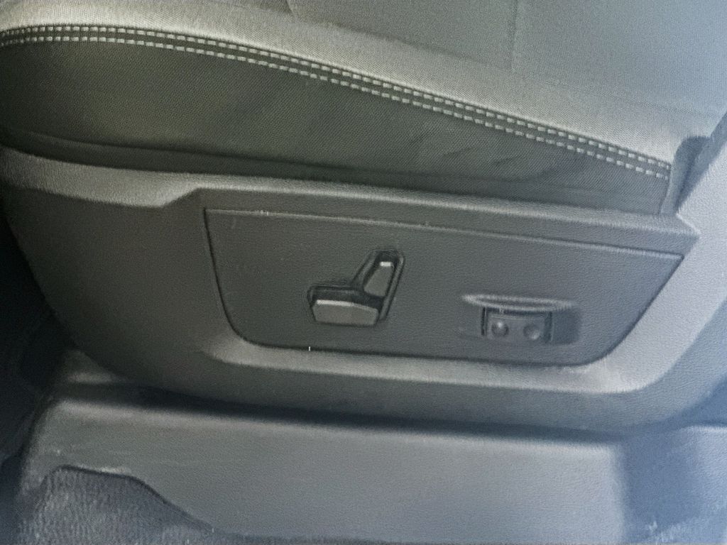 Used 2023 White Ram Big Horn image 22