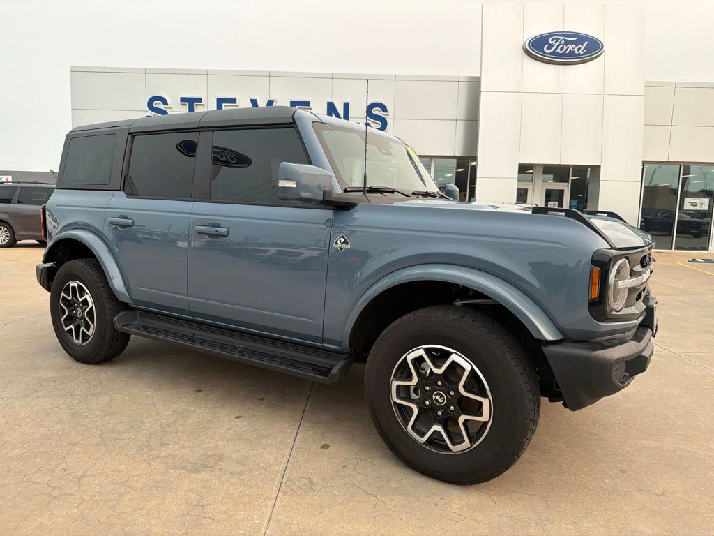  2025 Ford Bronco Outer Banks 4-Door 4WD   