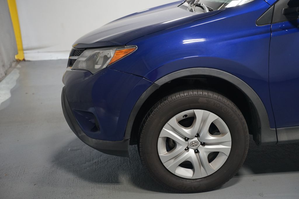 Thumbnail: 2015 Toyota RAV4 - 5