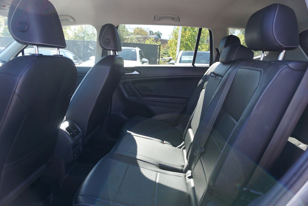 Thumbnail: 2021 Volkswagen Tiguan - 10