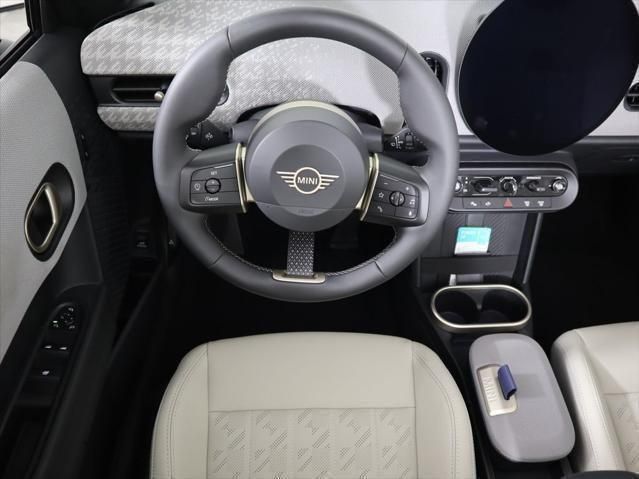 Thumbnail: 2026 MINI Cooper - 17