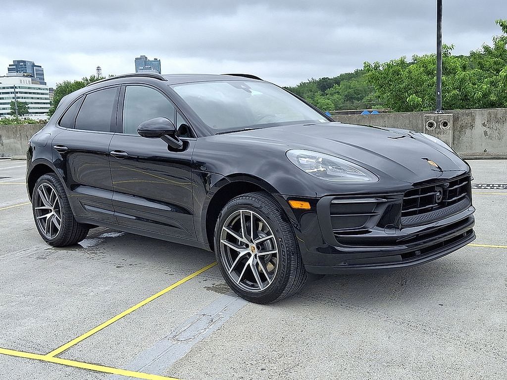 Thumbnail: 2025 Porsche Macan - 7