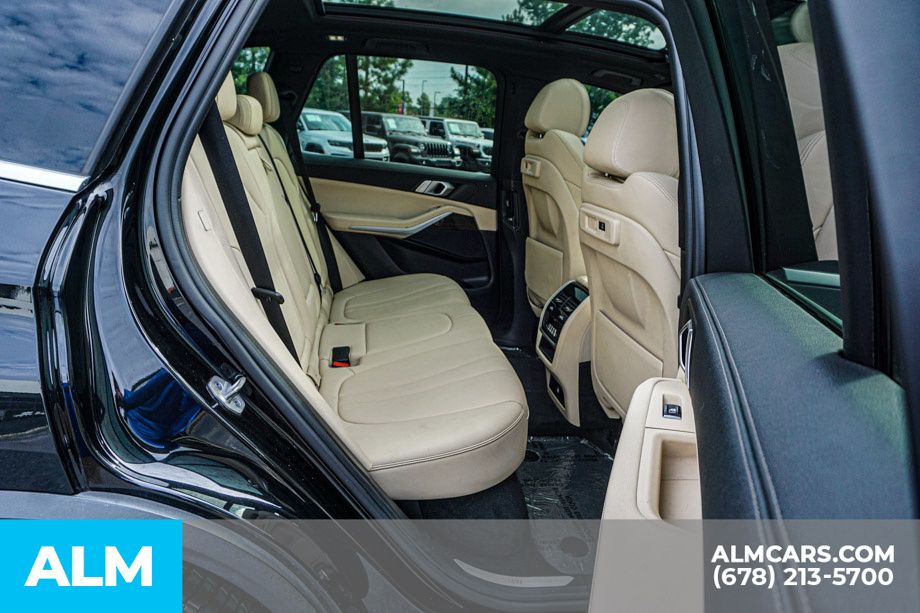 Used 2021 Black BMW sDrive40i image 22