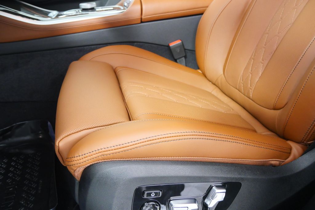 Thumbnail: 2026 BMW X5 - 11