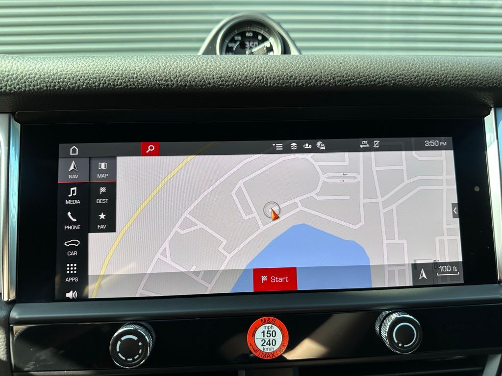 Thumbnail: 2026 Porsche Macan - 30