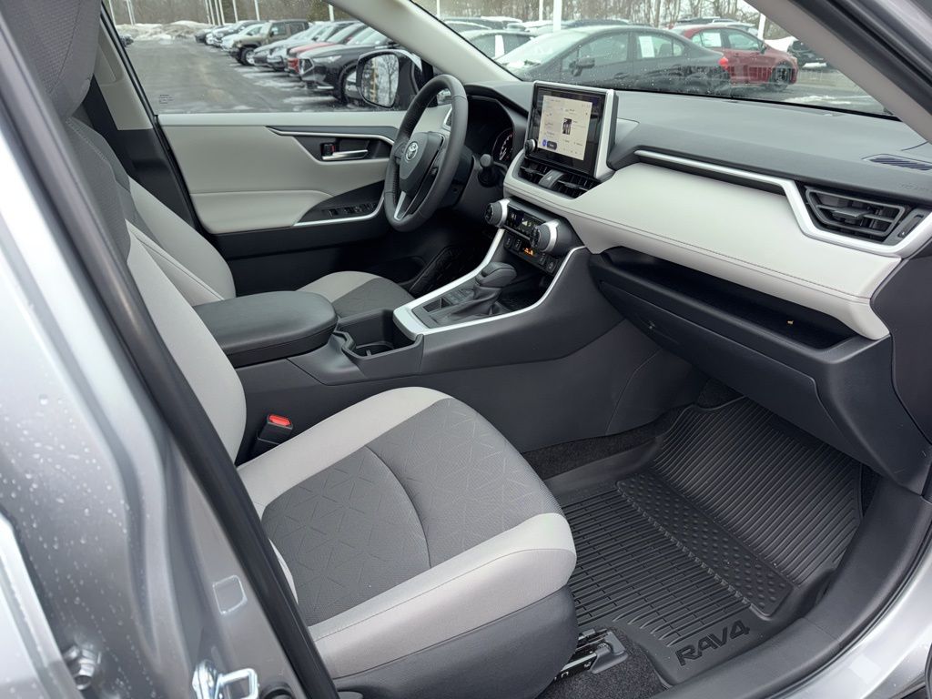 Thumbnail: 2025 Toyota RAV4 - 24