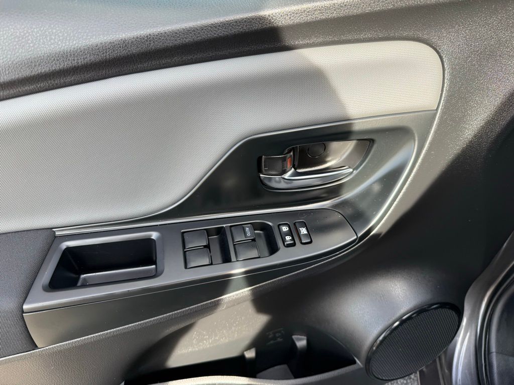 Thumbnail: 2016 Toyota Yaris - 11