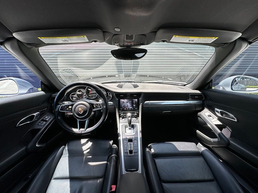 Thumbnail: 2017 Porsche 911 - 6