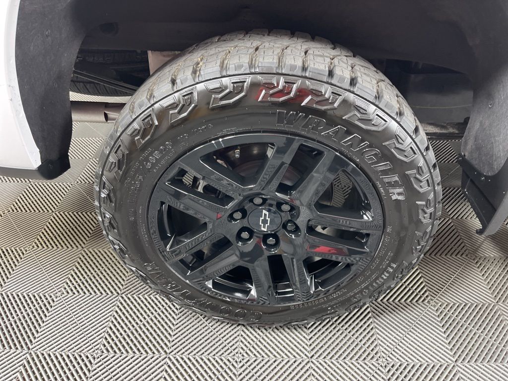 Thumbnail: 2026 Chevrolet Silverado 1500 - 15