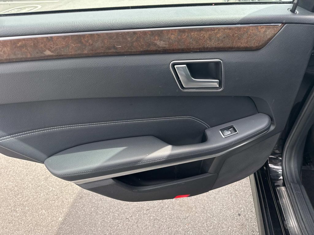 Thumbnail: 2016 Mercedes-Benz E-Class - 26