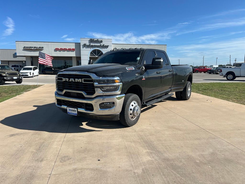 Diamond Black Crystal Pearlcoat 2025 RAM 3500 Pickup Truck Four-Wheel Drive 8-Speed Automatic