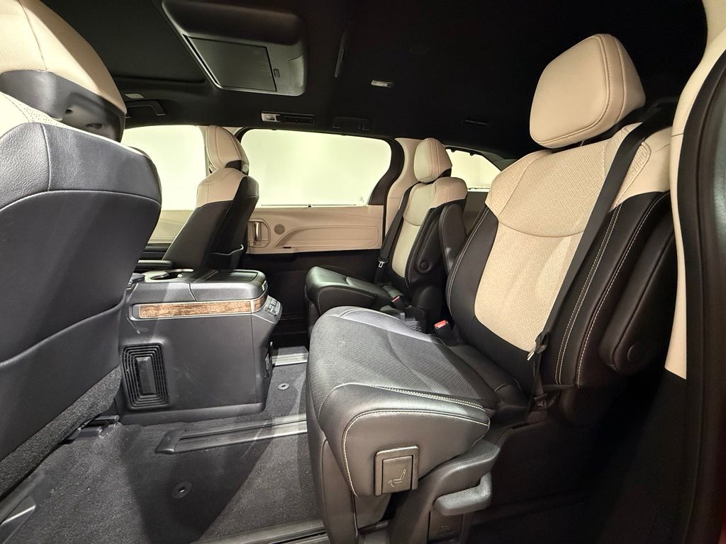 Thumbnail: 2026 Toyota Sienna - 20