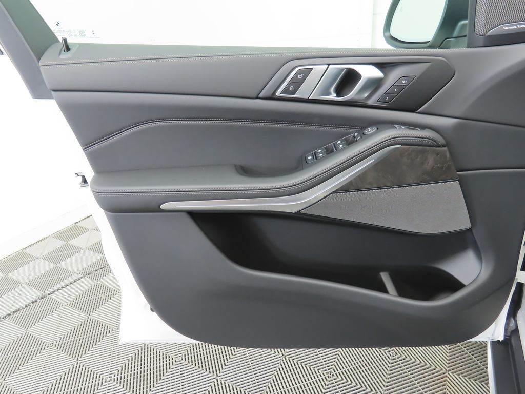 Thumbnail: 2026 BMW X5 - 24