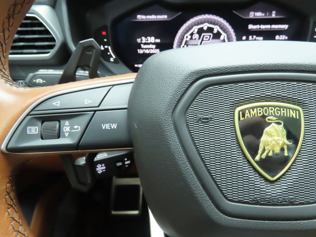 Thumbnail: 2019 Lamborghini Urus - 11